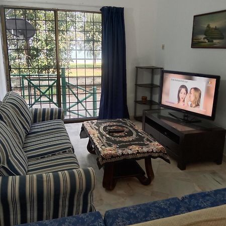 Pd Bayu Beach Resort Private Service Apartment بورت ديكسون المظهر الخارجي الصورة